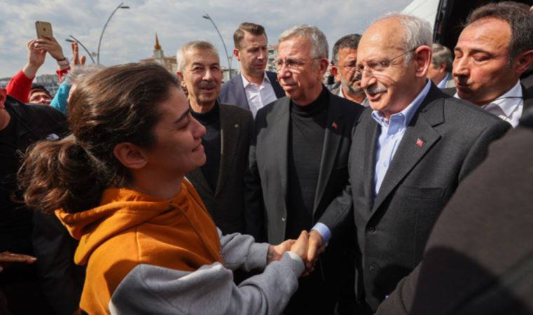 Kemal Kılıçdaroğlu deprem bölgesinde: Sizin acılarınız, bizim acılarımızdır