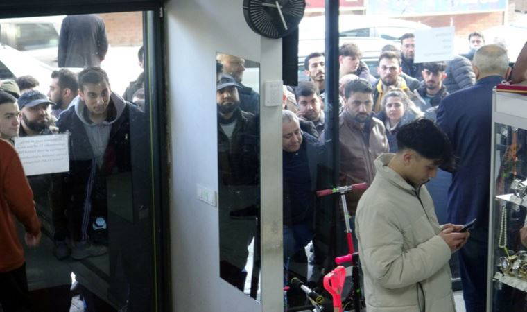 Havalimanında unutulan eşyalar için Avcılar'da kuyruk oluştu