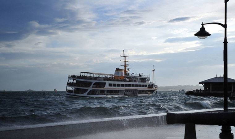 İstanbul'da bazı vapur seferlerine lodos engeli (12 Mart 2023)