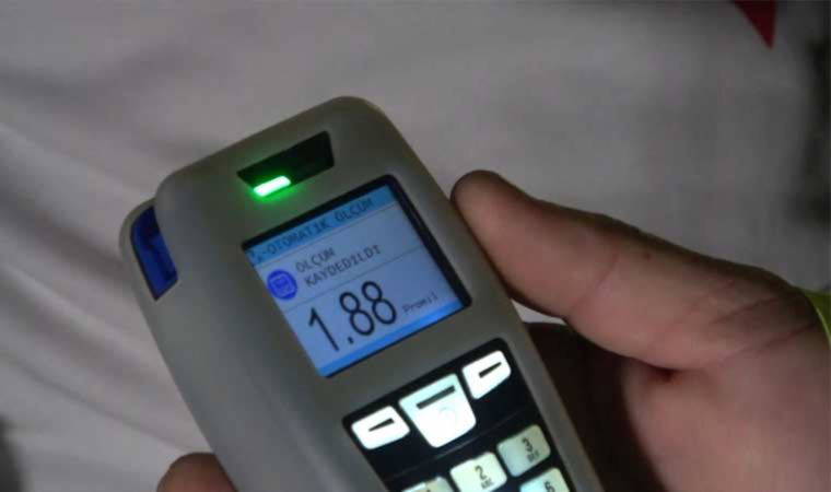 İkinci kez alkollü yakalandı, “Aç karnına içince böyle oluyor” dedi