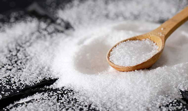 Uzmanı uyardı: Sofradan tuzluğu kaldırın