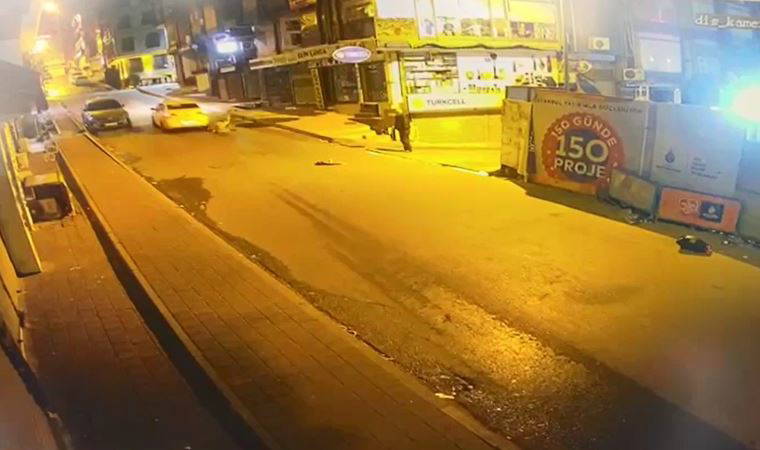 Görüntüler kamerada: Fatih'te Senegalli turistleri soyan İranlı sahte polisler yakalandı