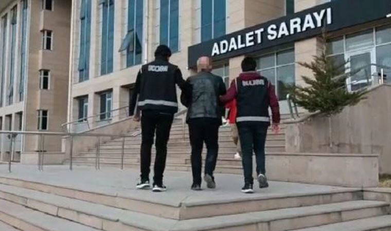 Yıkılan sitenin müteahhidi İran'a kaçarken yakalandı