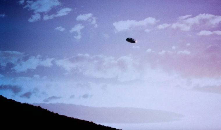 Harvard ve Pentagon inceledi: UFO'lardan neden ışık çıkmıyor?