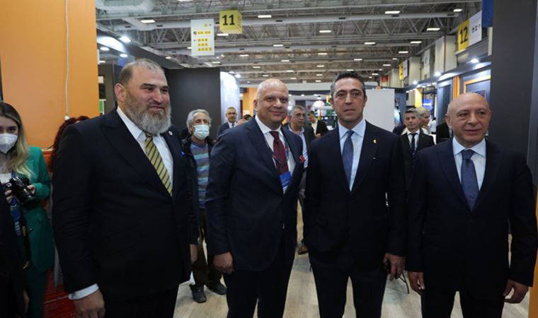 Fenerbahçe Başkanı Ali Koç, Petronet standını gezdi