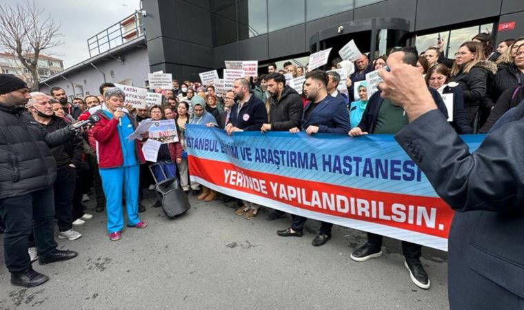 İstanbul Eğitim ve Araştırma Hastanesi önünde sağlıkçılardan eylem
