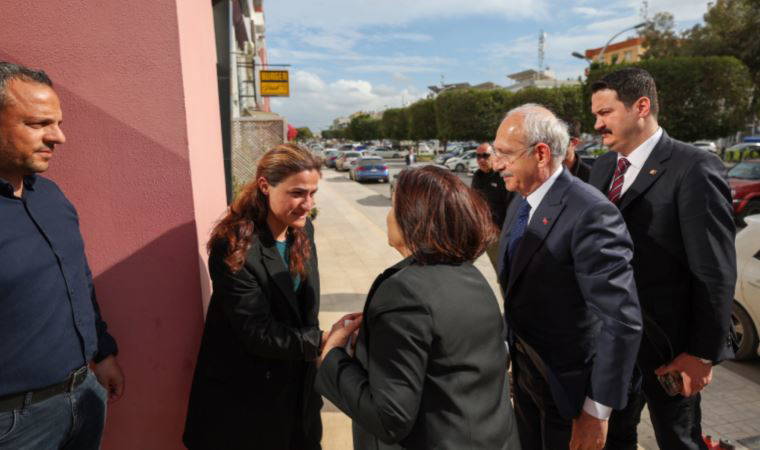 Kemal Kılıçdaroğlu ve eşi Selvi Kılıçdaroğlu, Isias Otel'de hayatını kaybeden öğrencilerin ailelerini ziyaret etti