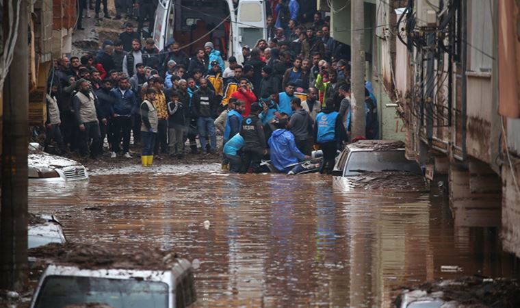 Son Dakika: Deprem bölgesindeki sel felaketinde can kaybı 18'e yükseldi
