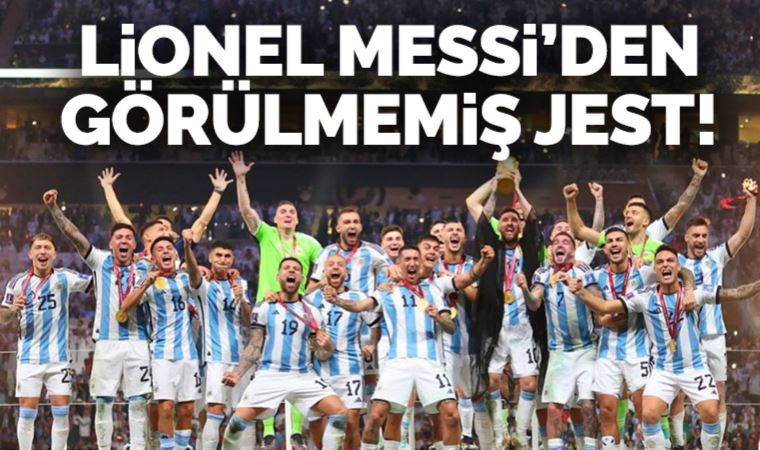 Lionel Messi, Arjantin’deki takım arkadaşlarına 24 karatlık altın iPhone hediye etti