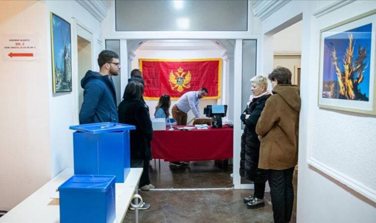 Karadağ'da cumhurbaşkanı seçimi ikinci tura kaldı