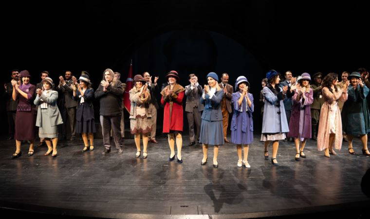 İzBBŞT şehit yakınları ve gaziler için sahne aldı