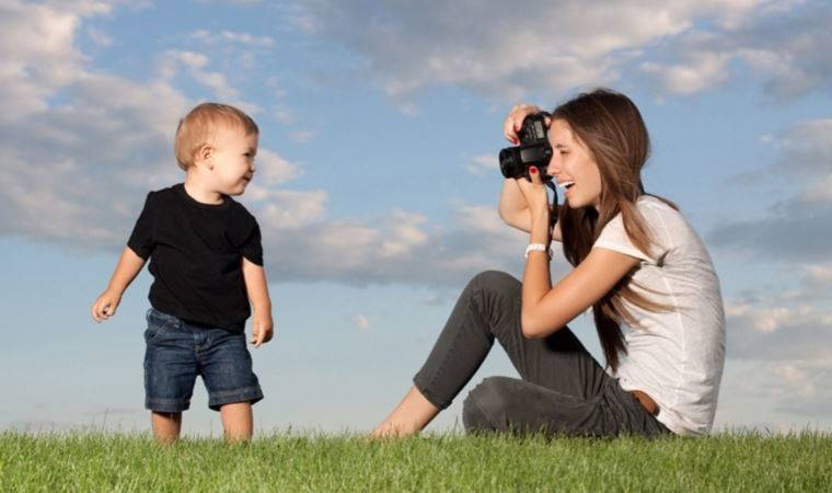 Fransa'da ebeveynlerin çocuklarını sosyal medyada paylaşması yasaklandı