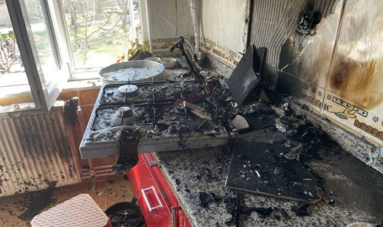 Mutfakta bunu sakın yapmayın! Ocakta unutulan tava yangın çıkardı