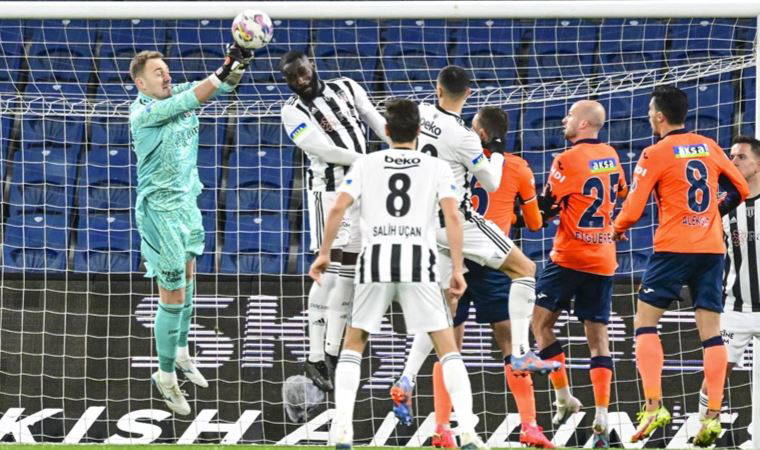 Milli kaleci Mert Günok, Beşiktaş'taki file bekçilerini geride bıraktı