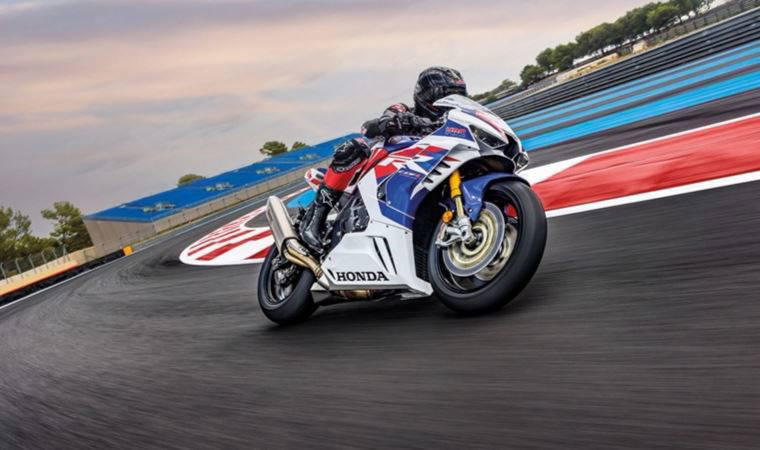 Honda Türkiye 'En Teknolojik Motosiklet Markası' seçildi