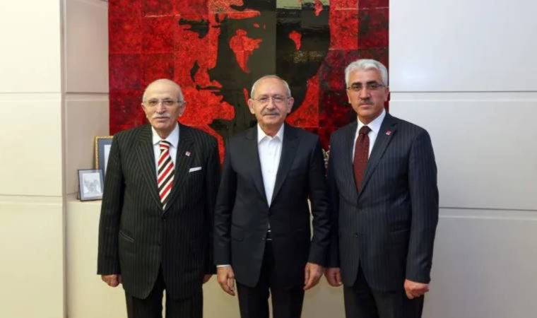 Rozetlerini Kılıçdaroğlu taktı
