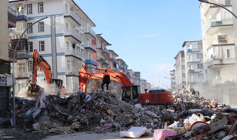Son dakika... Yıkılan binalarla ilgili yürütülen soruşturmalarda yeni gelişme!
