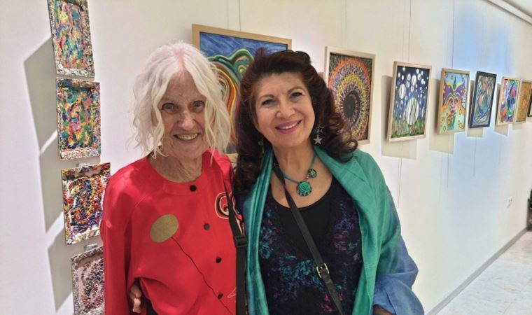 Ressam Toker 12 yıldır sergi gelirlerini ÇYDD'ye bağışlıyor