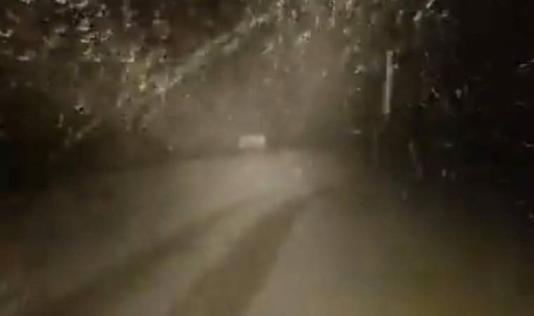 Tunceli-Erzincan karayolu kar ve tipi nedeniyle TIR geçişlerine kapatıldı