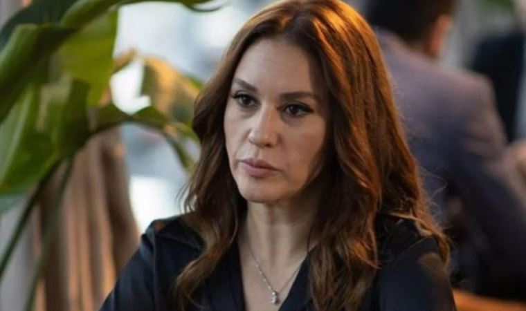 Evrim Alasya havalimanındaki simit fiyatına isyan etti