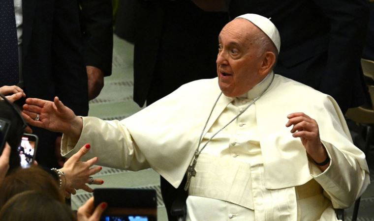 Papa Francis'in şişme montlu fotoğrafı yapay zeka ürünü çıktı