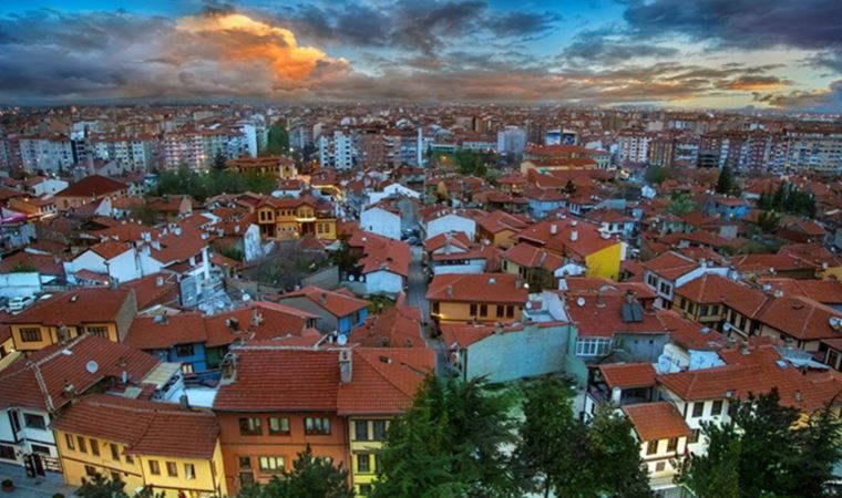 Fahiş fiyatla kira ilanı veren 3 kişi gözaltına alındı