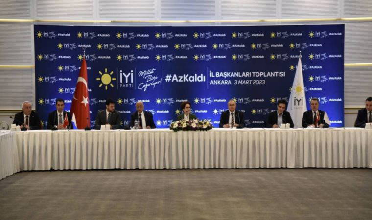 Meral Akşener, il başkanlarıyla bir araya geldi