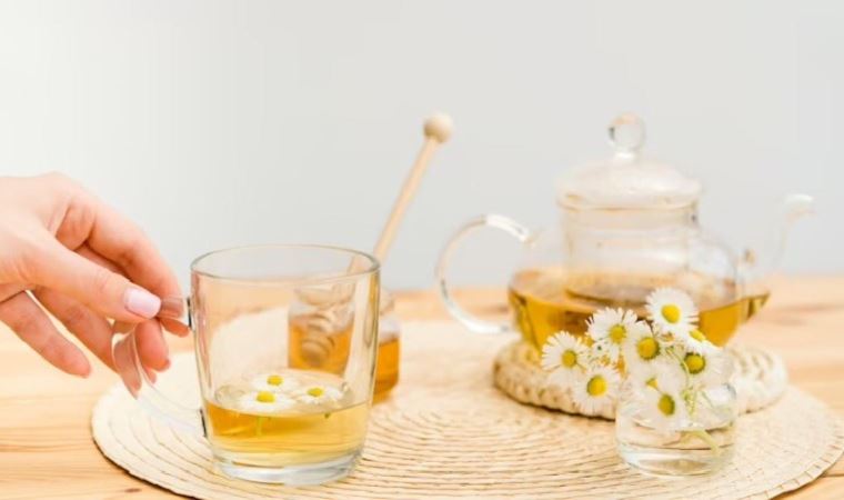 Papatya ve melisa çaylarının yararları nelerdir? Papatya ve melisa çayları nasıl demlenir?