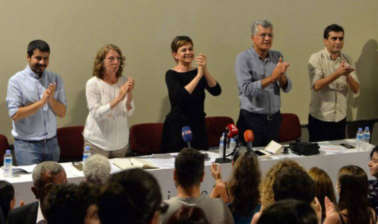 İktidara ve muhalefete tepki