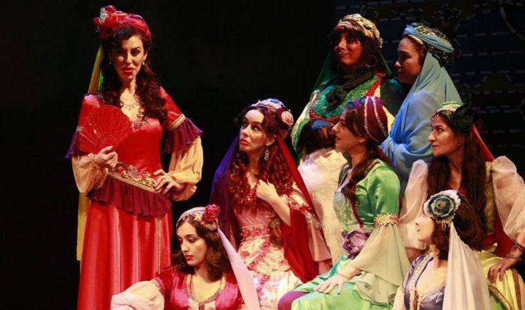 'Kanlı Nigar'la tiyatronun ustalarına selam