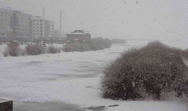 Ardahan beyaza büründü