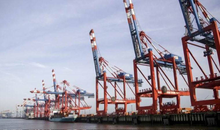 ABD'nin, Çin'in kargo vinçlerini casusluk aracı olarak gördüğü iddia edildi