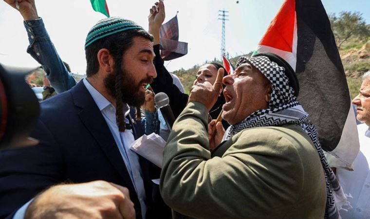 Yahudi yerleşimciler, Batı Şeria'nın Huvvara beldesinde Filistinlilere ait mülklere saldırdı