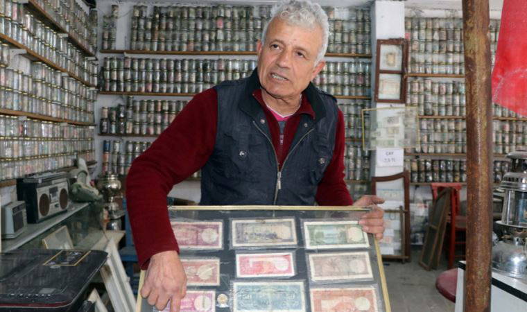 Müzesinin en kıymetli paralarını depremzedeler için satışa çıkardı