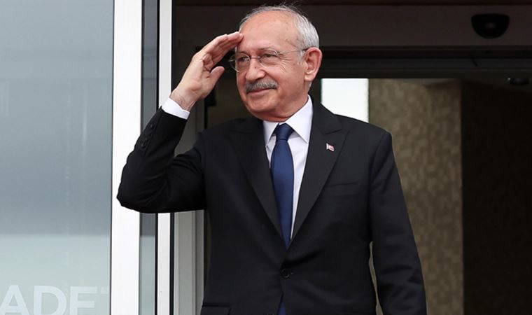 Kemal Kılıçdaroğlu’ndan ilk seçim afişi: Hande Kader, Ali İsmail Korkmaz, Sinan Ateş, patisi kesilen köpek...