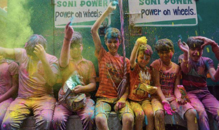Holi: Hindistan’da kutlanan renklerin festivali
