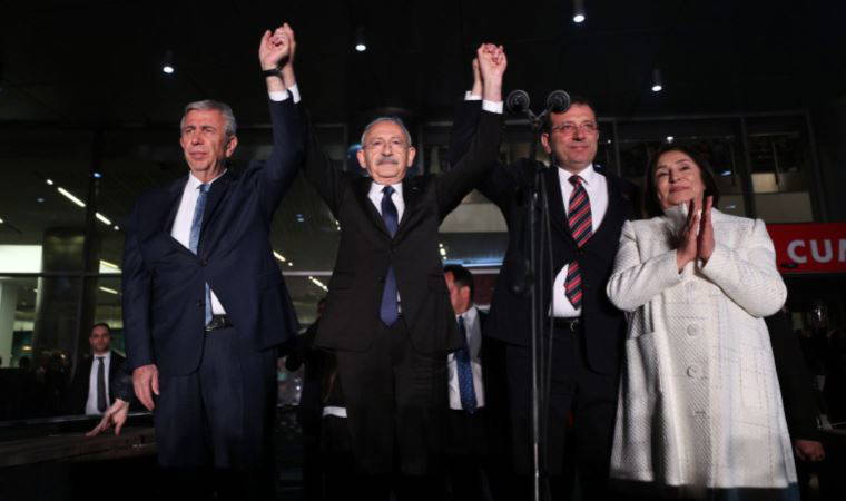 Adaylığı ilan edilen Kemal Kılıçdaroğlu kurmaylarıyla program çalıştı