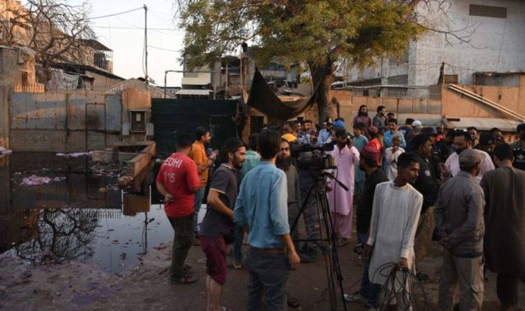 Pakistan'da kumanya dağıtımında yaşanan izdihamda 11 kişi öldü