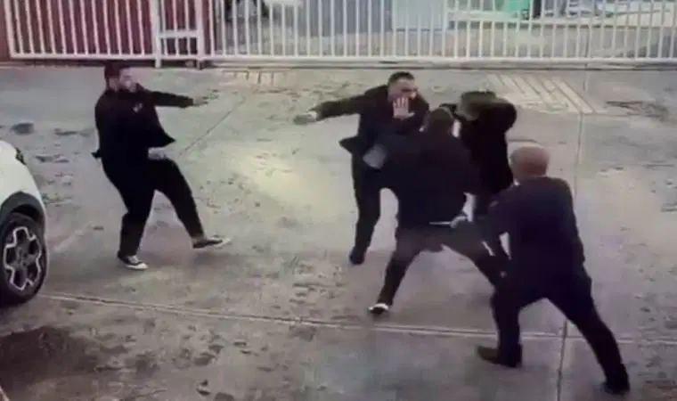 Otizmli çocuğun sesinden rahatsız oldu, anne ve babasına saldırdı