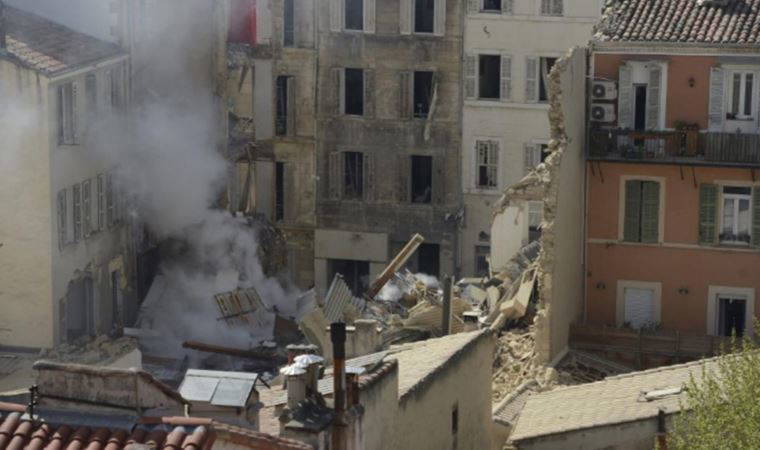 Fransa'da çöken binanın enkazında 2 kişinin cansız bedeni bulundu