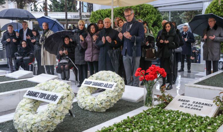 Sakıp Sabancı, kabri başında anıldı