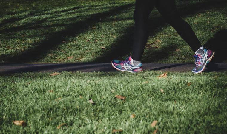 Günde 8.000 adım yürümek erken ölüm riskini azaltmaya yetiyor
