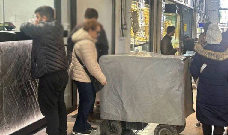 Piyasadaki iddialara göre banka günde 260 milyon dolar topluyor: Çarşıda ‘Merkez’ hareketi
