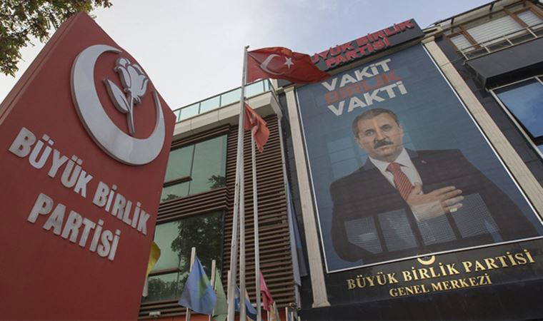Büyük Birlik Partisi'nin gazetecilere para teklif ettiği ortaya çıktı