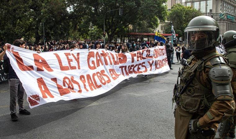 Şili'de öğrenciler tartışmalı güvenlik yasasını protesto etti