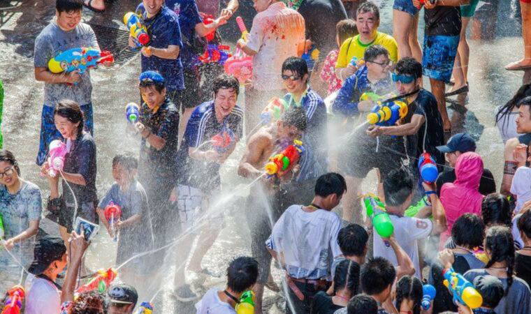 Tayland'da su savaşı başladı!