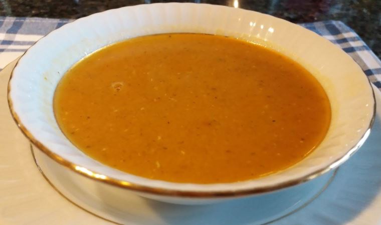 İftara vaktiniz kalmadıysa mercimek çorbasını bu yöntemle daha hızlı pişirin