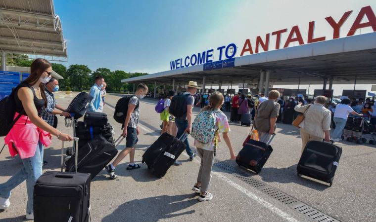 Rusya: Türkiye'de artan tatil fiyatları nedeniyle Rus turistlerin sayısı gerileyebilir