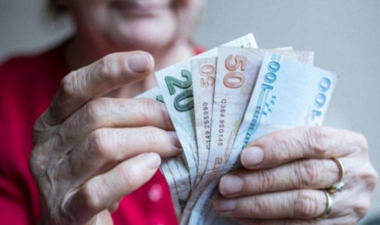 Emeklinin bayram ikramiyesi nasıl eridi? CHP'li Vehbi Bakırlıoğlu tek tek karşılaştırdı!