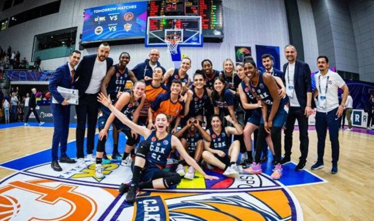 ÇBK'nın Türk bayraklı kutlamasına engel